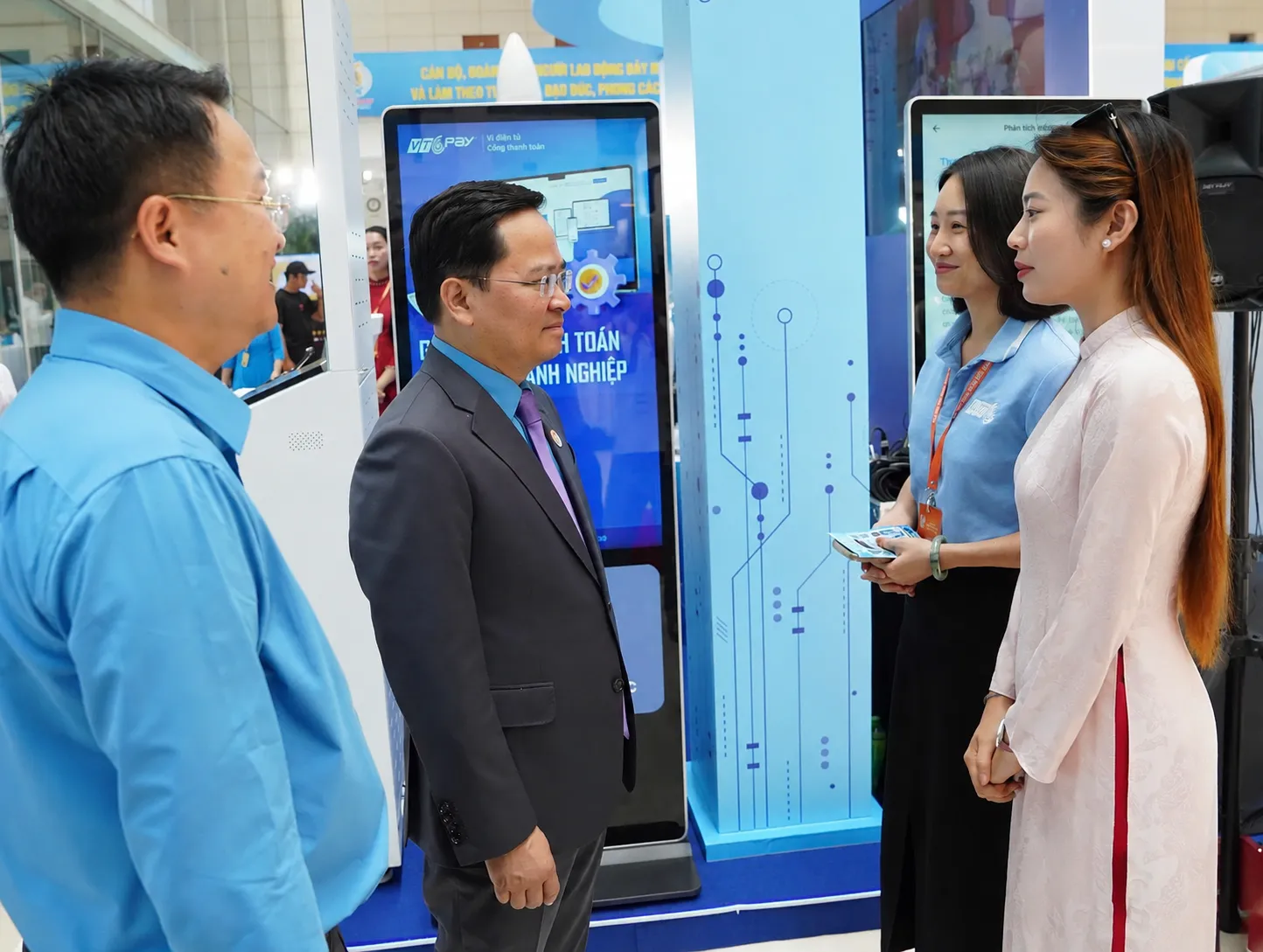 VTC mang các giải pháp thanh toán và giáo dục số đến Đại hội XIV Công đoàn Việt Nam